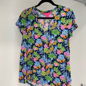Lilly Pulitzer Disney Etta v neck Floral Short Sleeve Top - Navy Like New